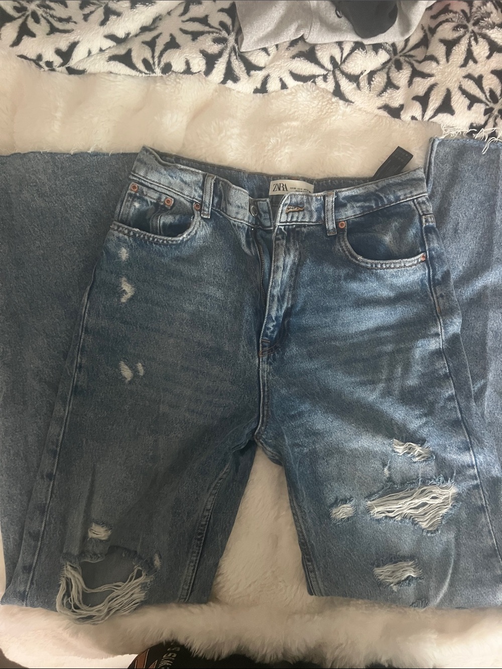 Zara Women's Light Blue Distressed Boyfriend Jeans